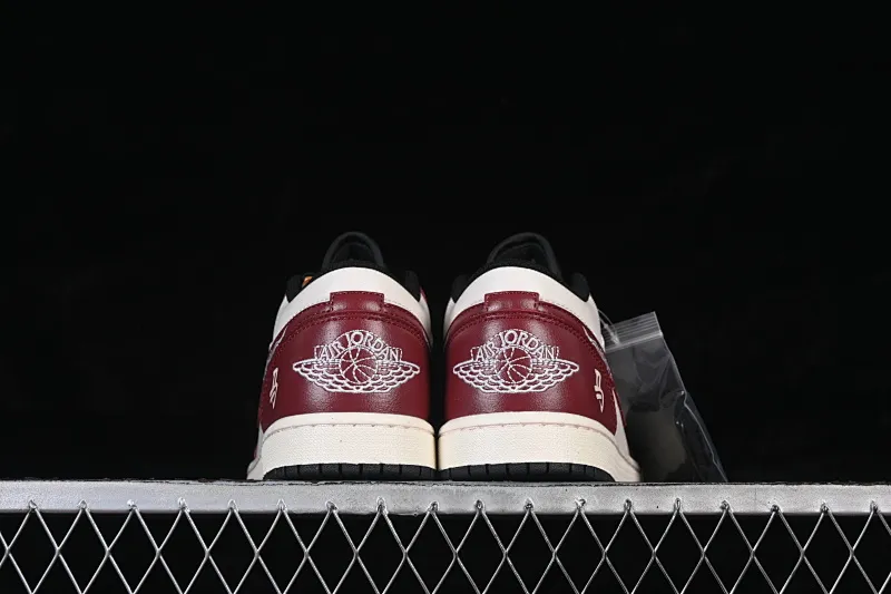 All Categories Air Jordan Jordan Series Basketball Shoes Air Jordan 1 Low Air Jordan 1 Low AJ1 Joe 1 Year of the Horse Limited Low-State Cultural Casual Shoes 553558-040